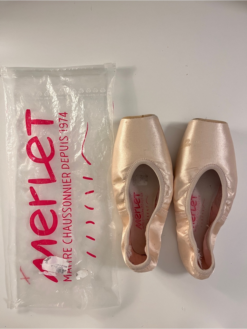 Dead Pointe Shoes for Crafting/Arts